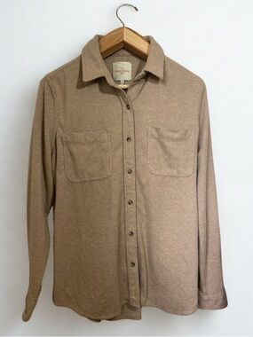 Casa Cabana Women's Sienna Soft Herringbone Button Down in Camel Size Large